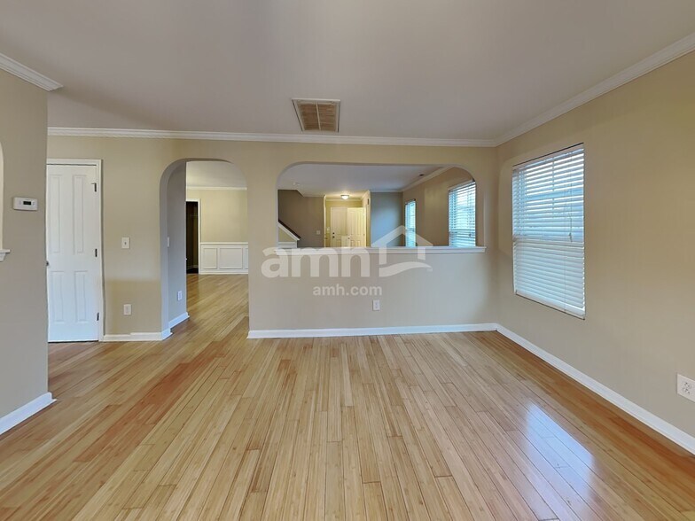 Building Photo - 1001 Collington Dr