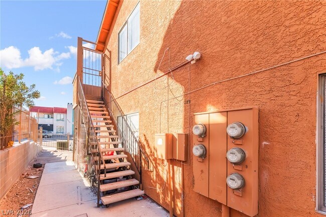 Building Photo - 6982 Hopkins Dr