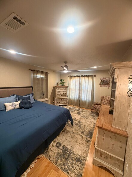 Building Photo - 7516 Lamount Dr