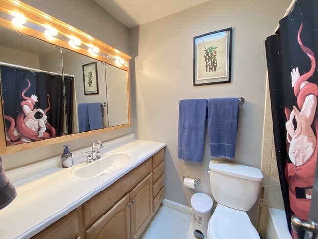 Building Photo - 2668 Bernice Ct