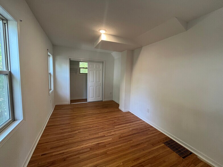 Building Photo - 3500 Kyle Ave N