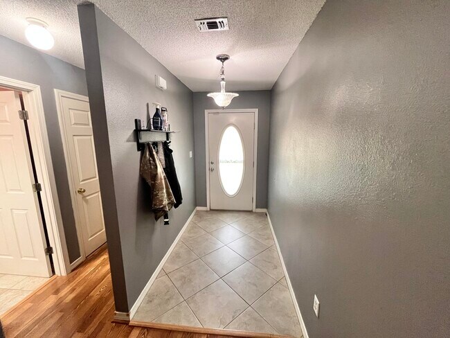 Building Photo - 431 Pristine Water Ln