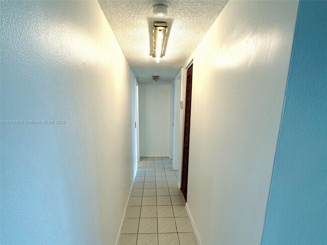 Building Photo - 2500 NE 135th St