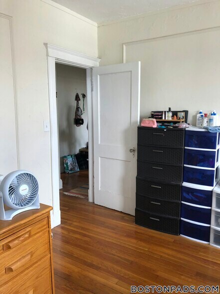 Building Photo - 8 Vinal St
