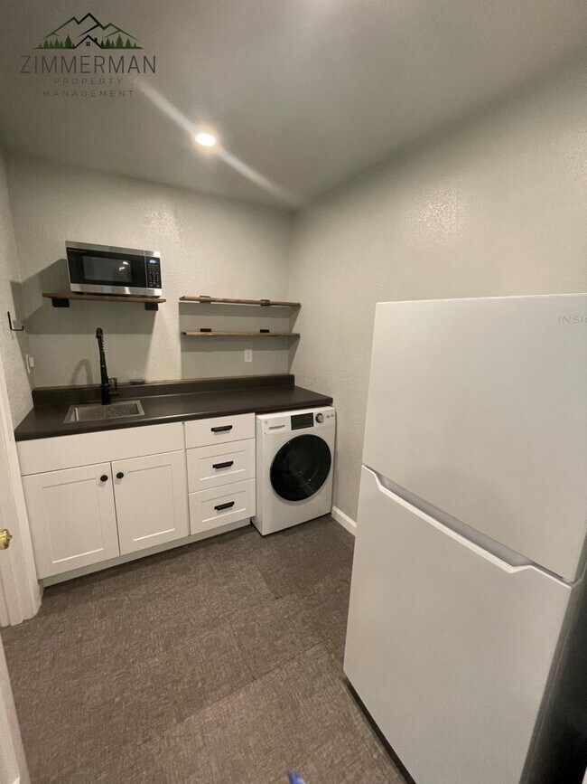 Building Photo - 611 Centennial Blvd