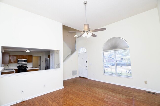 Building Photo - 21 N Trace Ct