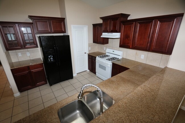 Building Photo - 19631 Little Pine Ln