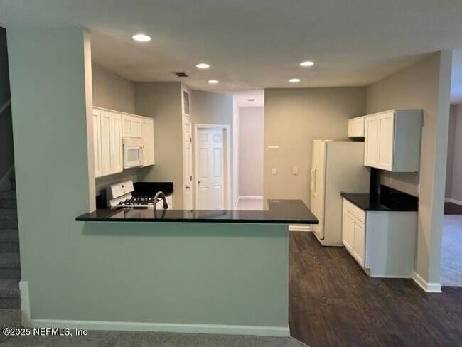 Building Photo - 14014 Summer Breeze Dr