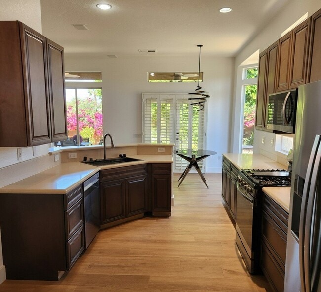 Building Photo - 44010 Royal Troon Dr