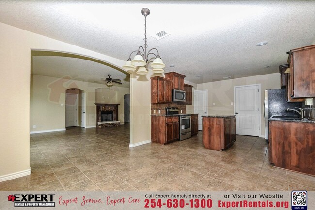 Building Photo - Spacious & Stylish 3-Bedroom Home for Rent...