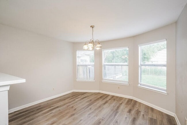 Building Photo - 5907 Beaconridge Dr