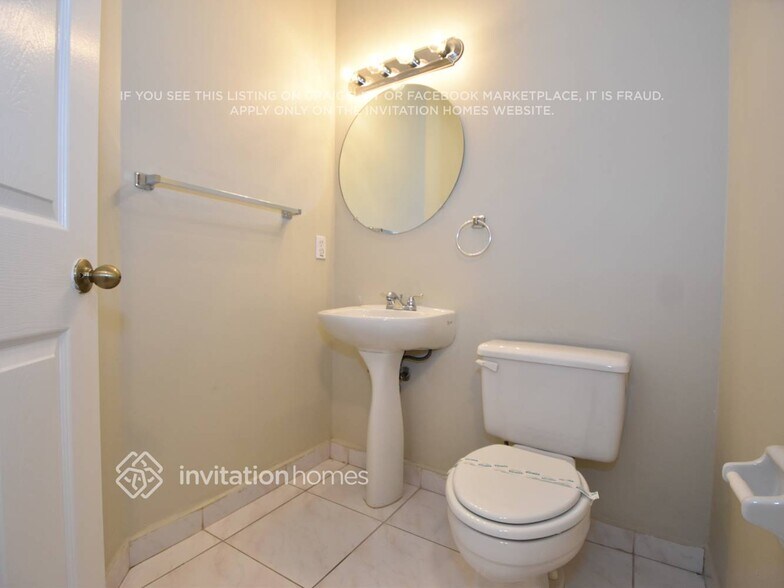 Building Photo - 9155 SW 166th Pl