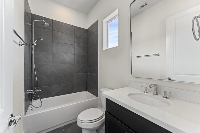 Building Photo - 9635 Riddlewood Ln