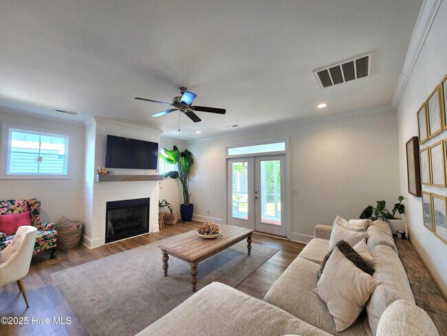 Building Photo - 380 Lake Firefly Loop