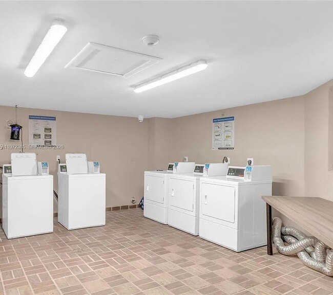 Building Photo - 8760 SW 133rd Avenue Rd