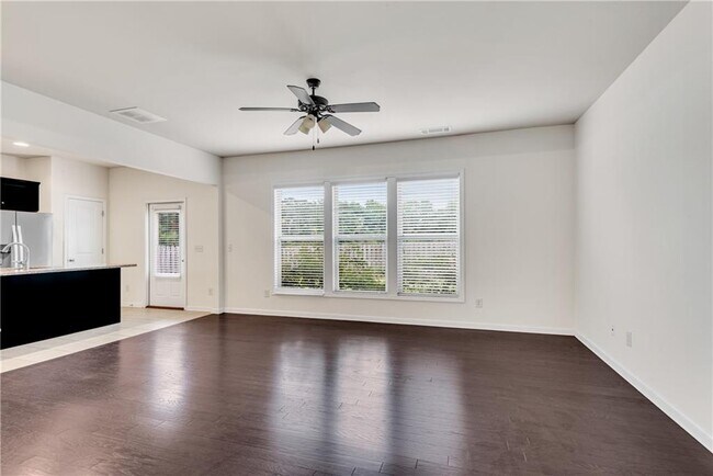 Building Photo - 4920 Breezewood Cir