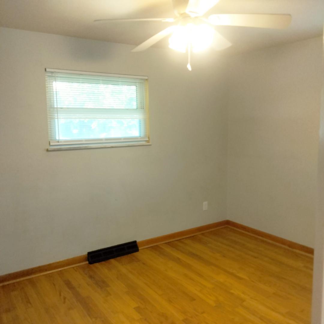2nd bedroom - 1125 Walker Ave