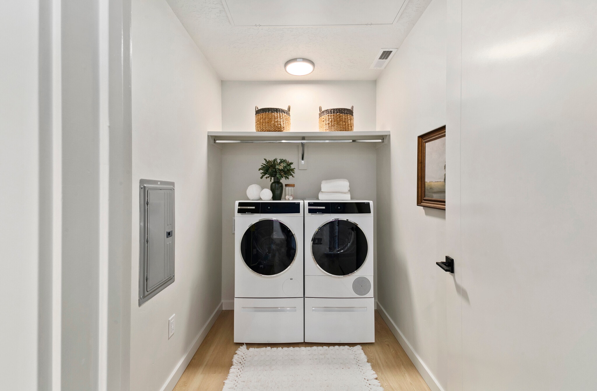 Bosch Washer/Dryer - 4340 E Haystack St