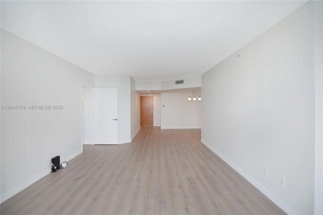 Building Photo - 21205 Yacht Club Dr