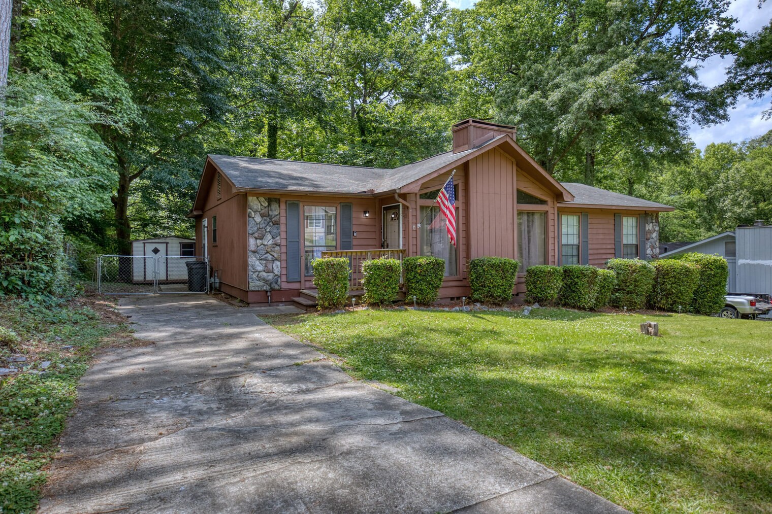 Building Photo - 4900 Hearthstone Dr