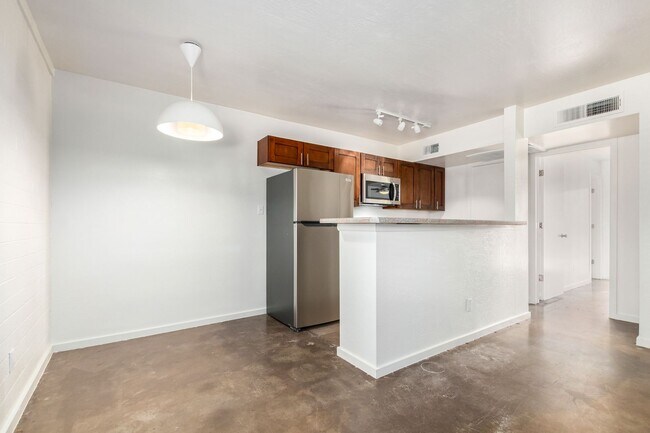 Building Photo - 1722 E Ocotillo Rd