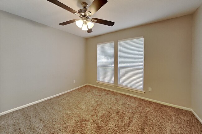 Building Photo - 31 S White Pebble Ct