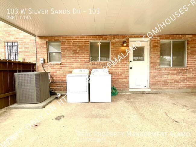 Building Photo - 103 W Silver Sands Dr