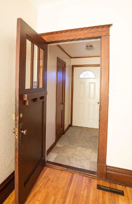 Building Photo - 505 3rd Ave NE