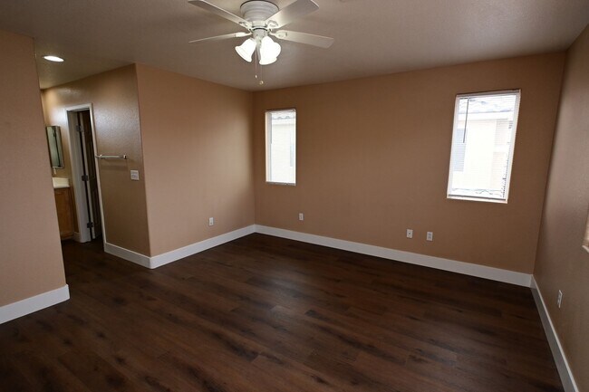 Building Photo - 10461 Chrisman Ave