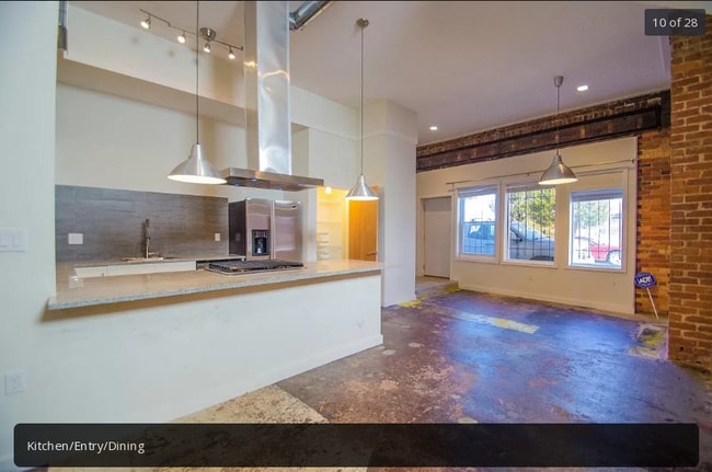 Building Photo - 559 Pryor St SW