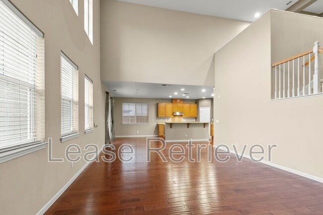 Building Photo - 265-269 S Sonrisa St