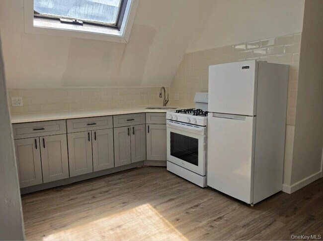 Building Photo - 534 NY-32