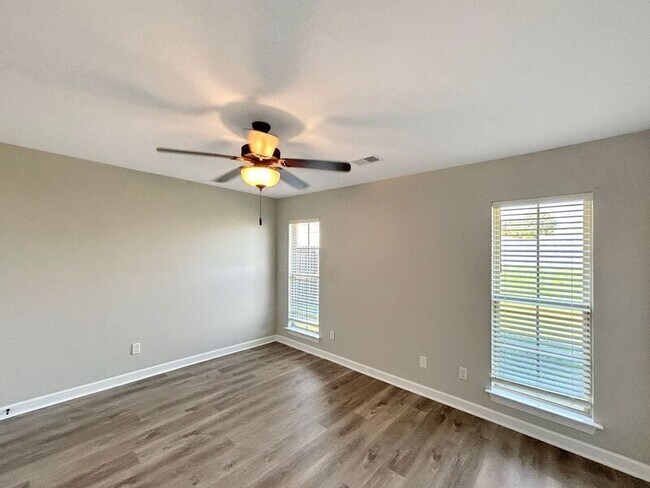 Building Photo - 3720 Rasco Hills Dr