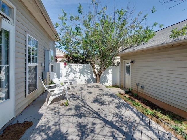 Building Photo - 8164 Bridgegate Dr