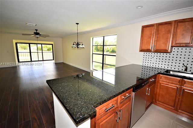 Building Photo - 7944 Eastlake Dr