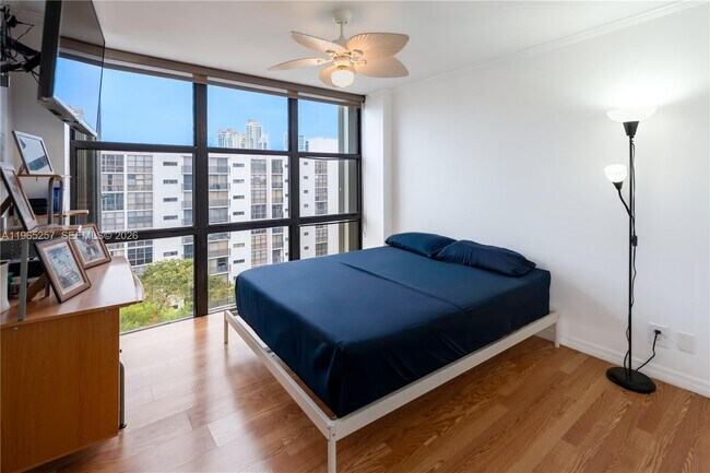 Building Photo - 17011 N Bay Rd