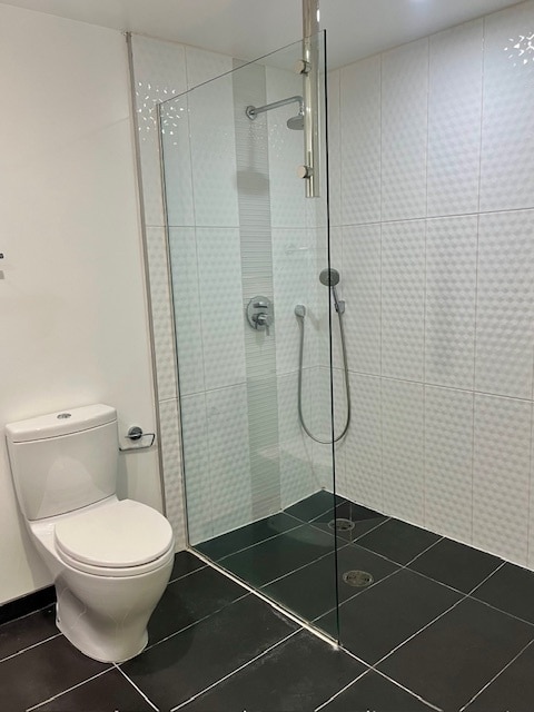Primary Bathroom - 1611 S Beverly Glen Blvd