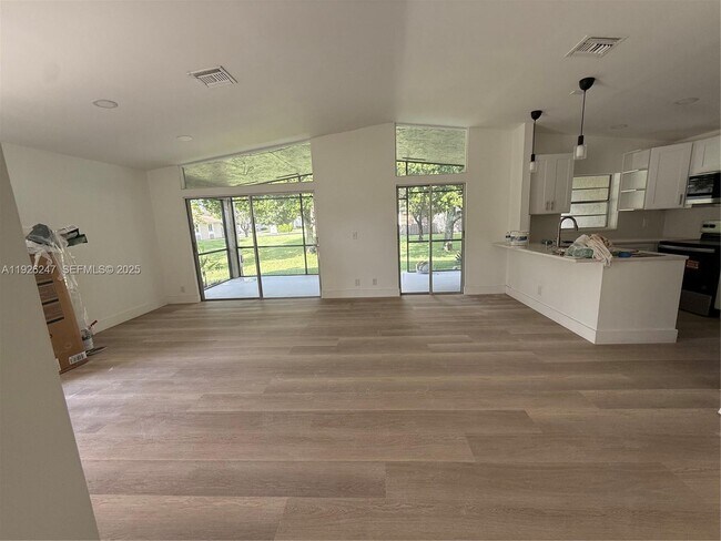 Building Photo - 15749 Woodgate Ct