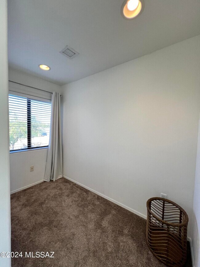 Building Photo - 4166 N Fortune Loop