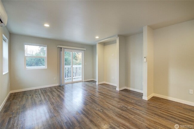 Building Photo - 3Bd/2.5Ba Kirkland Townhouse