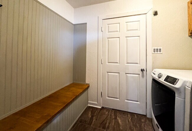 Building Photo - "Charming 3-Bedroom, 2 Bathroom Pool Home in Ocotillo!"