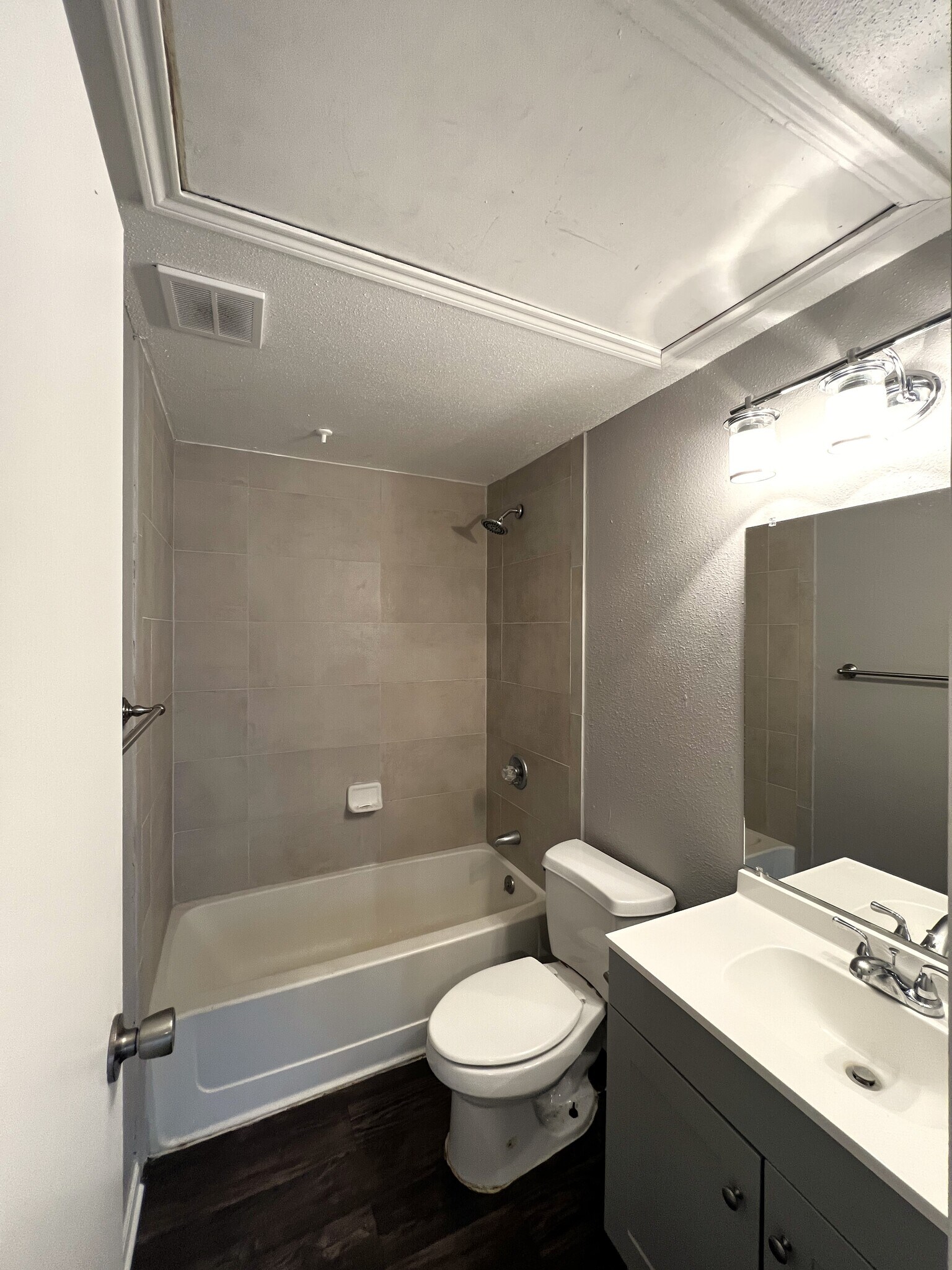 Bathroom - 8800 Westplace Dr