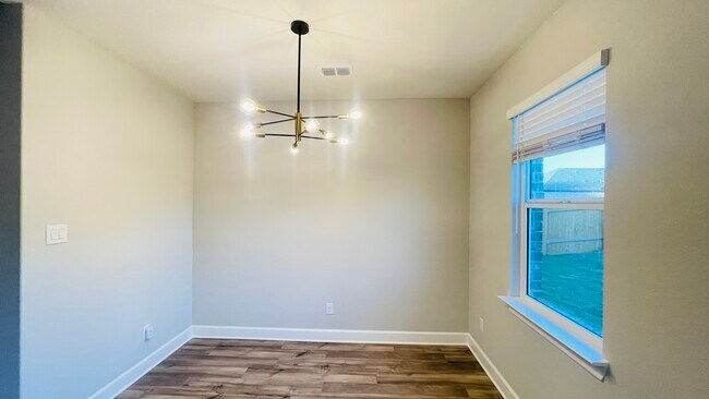 Building Photo - 2104 Hardwick Dr