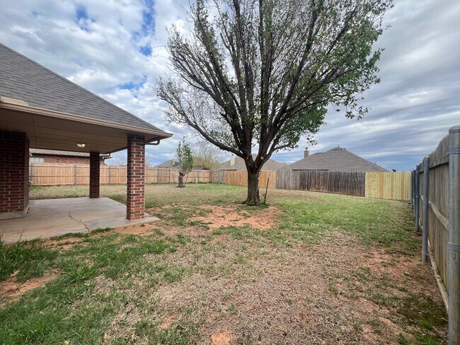 Building Photo - 624 Vickery Ave