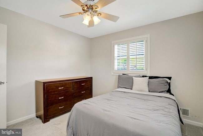 Building Photo - 6510 Carriage Dr