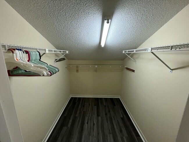 Building Photo - Charming 2BD, 2BA Durham Townhome South of Duke University