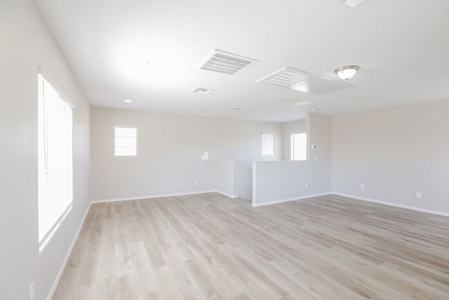 Building Photo - 7057 S 7th Ln