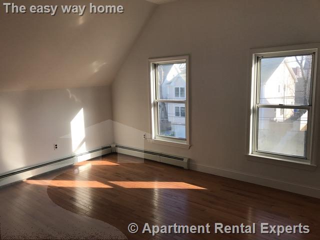 Building Photo - 25 Fourth St Unit #2