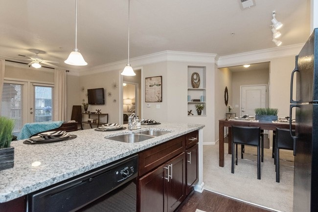 Building Photo - Elms Odenton