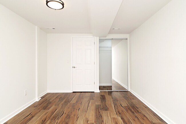 Building Photo - Recently Renovated Downtown Basement Apart...